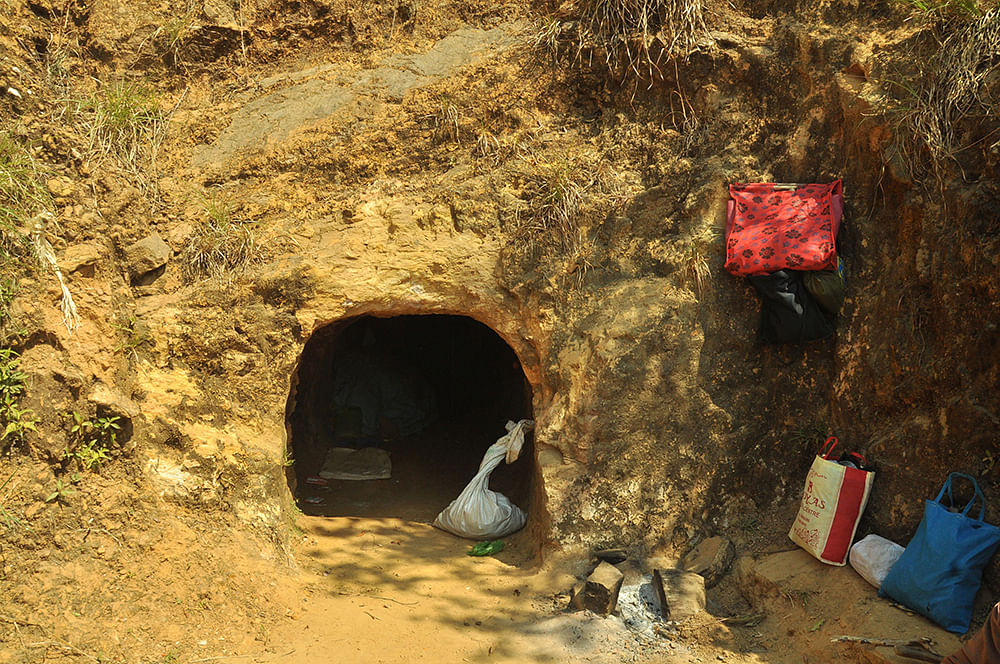 தங்கமலை ரகசியம் - மினி தொடர் - 2 - “உள்ளே போனா பொணம்... வெளியே வந்தா பணம்!”