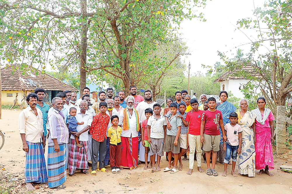 “அடங்கல் புத்தகத்தைக் காணோம்...” - அலையவிடும் அதிகாரிகள்... தவிக்கும் கிராம மக்கள்!
