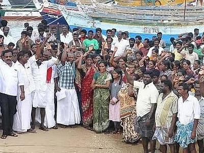 தமிழகப் படகுகளை ஏலம்விடும் இலங்கை; 2-ம் தேதி முதல் வேலைநிறுத்தம் என மீனவர் சங்கம் அறிவிப்பு!