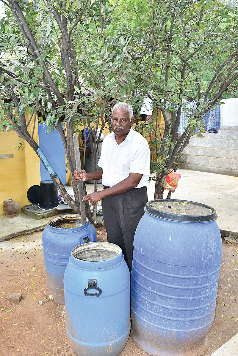 இயற்கை இடுபொருள்களுடன்