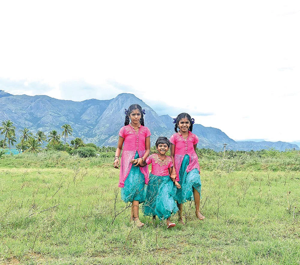 திருக்குறள் முதல் தொல்காப்பியம் வரை அசத்தும் மழலைகள்...