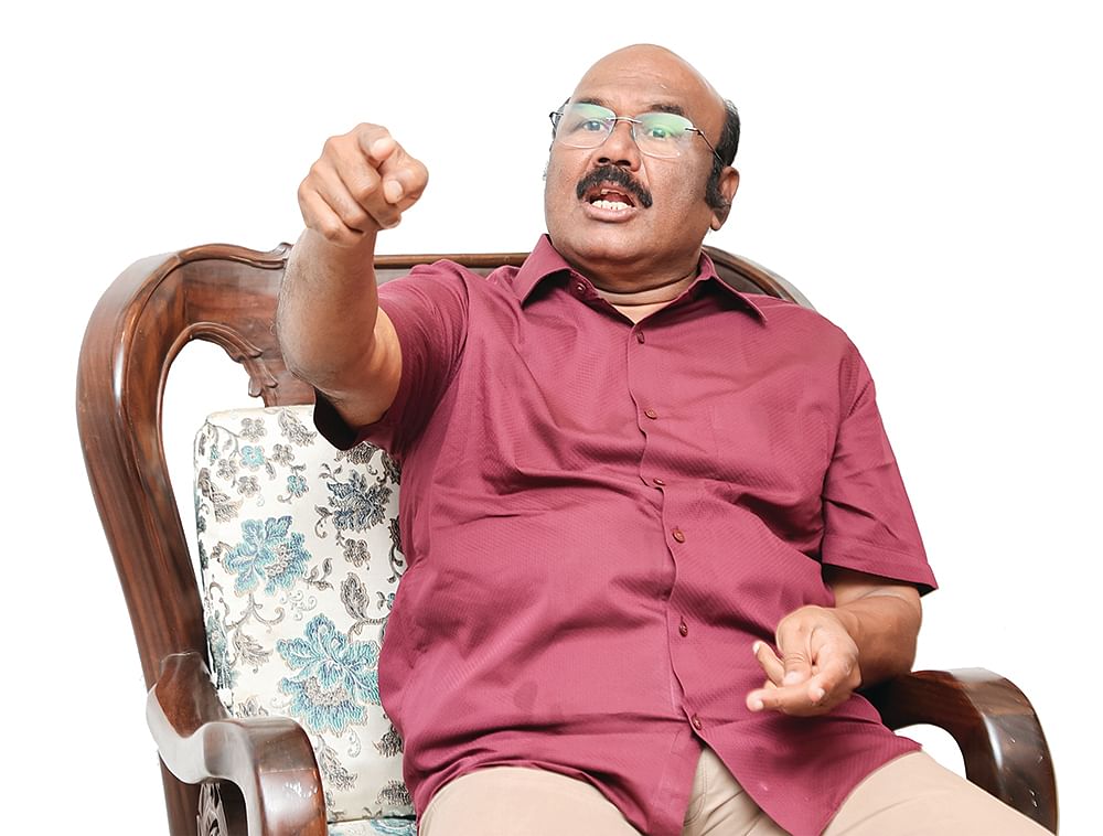 “வாக்களித்த மக்களையே கடனாளியாக்கிவிட்டது தி.மு.க!” - அட்டாக் செய்யும் ஜெயக்குமார்...