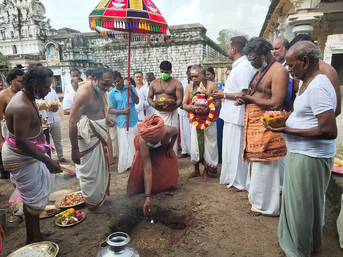 வழுவூர் வீரட்டேஸ்வரர் கோயிலில் பாலாலயம்