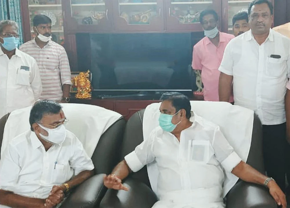 மிஸ்டர் கழுகு: ‘பொங்கல்’ வைத்த நிறுவனங்களுக்கே புது டெண்டர்! - புலம்பும் அதிகாரிகள்
