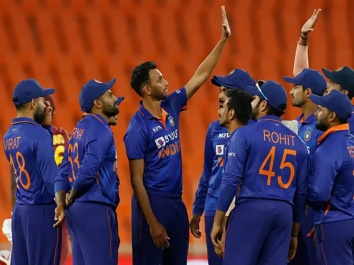 IND vs WI: ப்ரசீத்தின் சிக்கனத்தால் இந்தியாவிற்கு மற்றுமொரு தொடர் வெற்றி; கேப்டனாக ரோஹித் எப்படி?