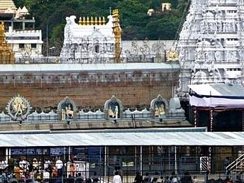 "திருப்பதி போறீங்களா.... தரிசனம் செய்ய 4 நாள்கள் ஆகலாம்..." - தயாராக வர தேவஸ்தானம் கோரிக்கை!