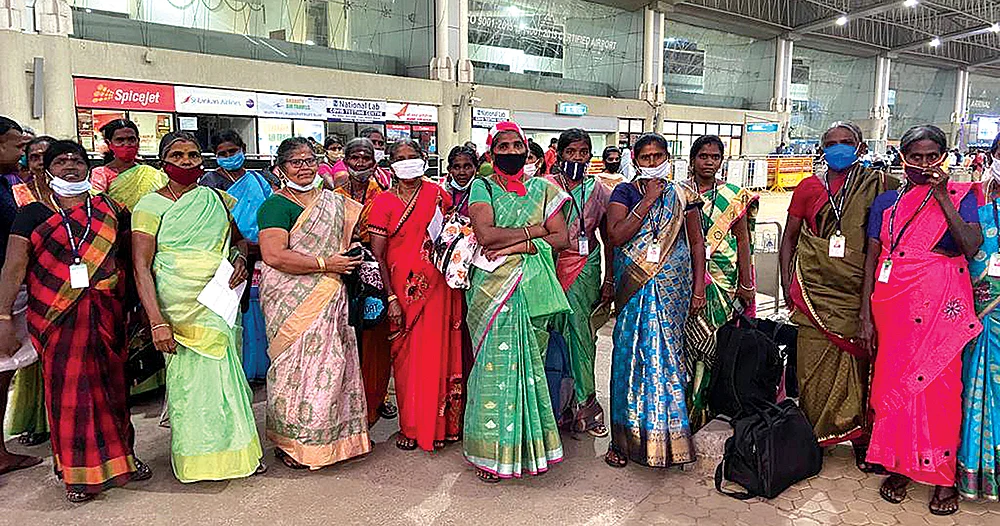 ‘`ஆகாசத்துல பறந்தோம்!”