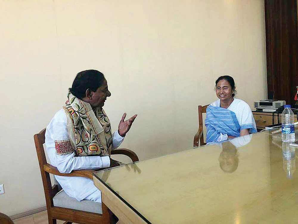 மம்தா பானர்ஜியுடன்...