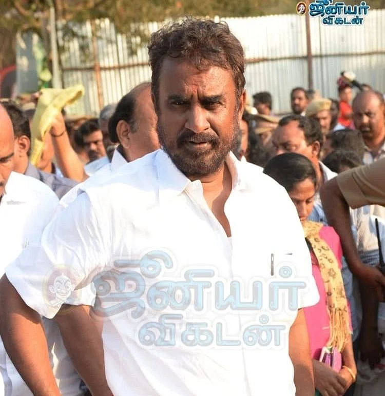 வேலுமணி