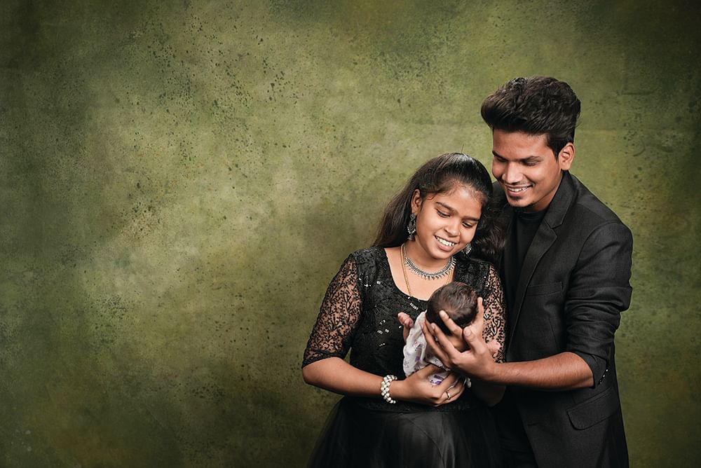 Shareபட்டா பரம்பரை: “பிரசவத்திலும் பார்வையாளர்கள் உடனிருந்தார்கள்!”