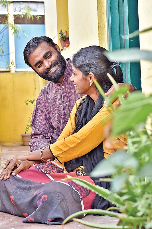 காதல் அடைதல் உயிரியற்கை!