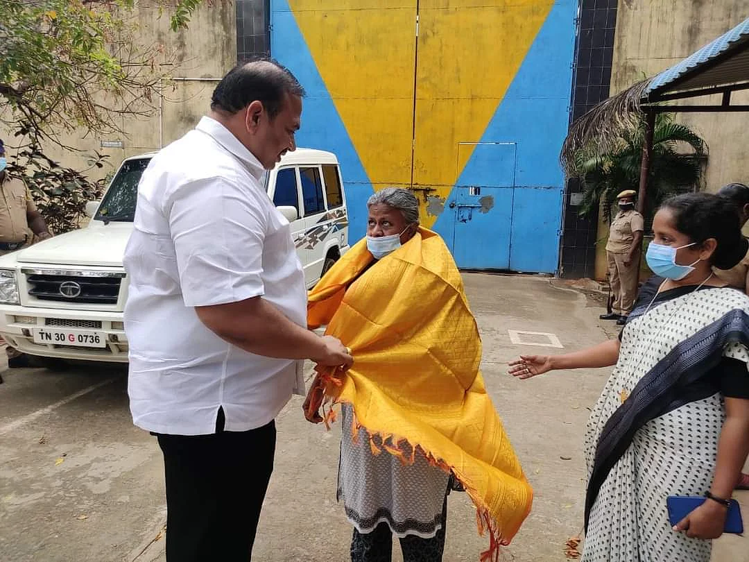 மாணவி தற்கொலை விவகாரம்: ஜாமீனில் வந்த வார்டனை வரவேற்றது குறித்துப் பேச அனுமதி இல்லை -திமுக எம்.எல்.ஏ