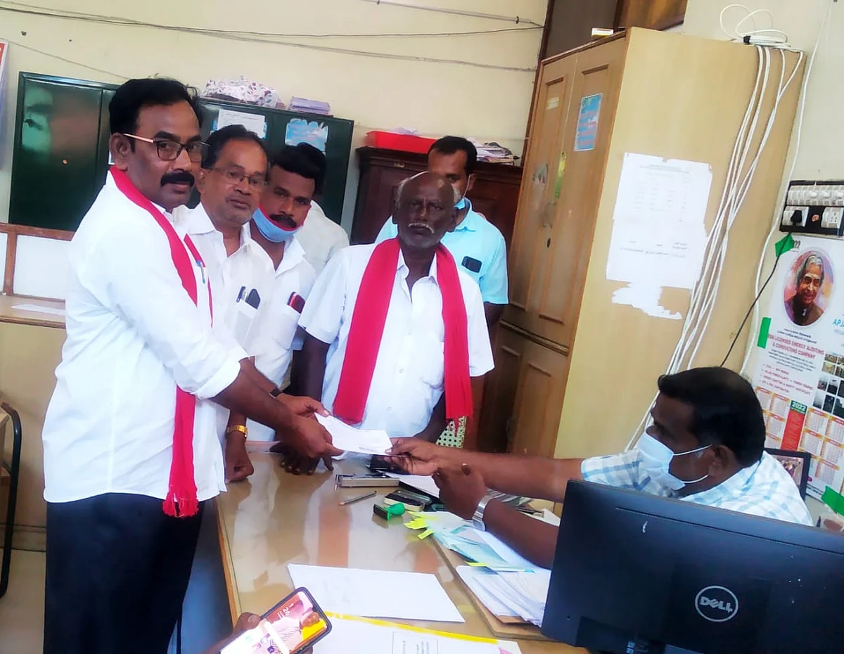 சிபிஐ வேட்பு மனு தாக்கல் செய்தபோது