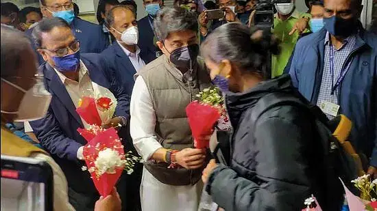 நாடு திரும்பிய இந்திய மாணவர்கள்