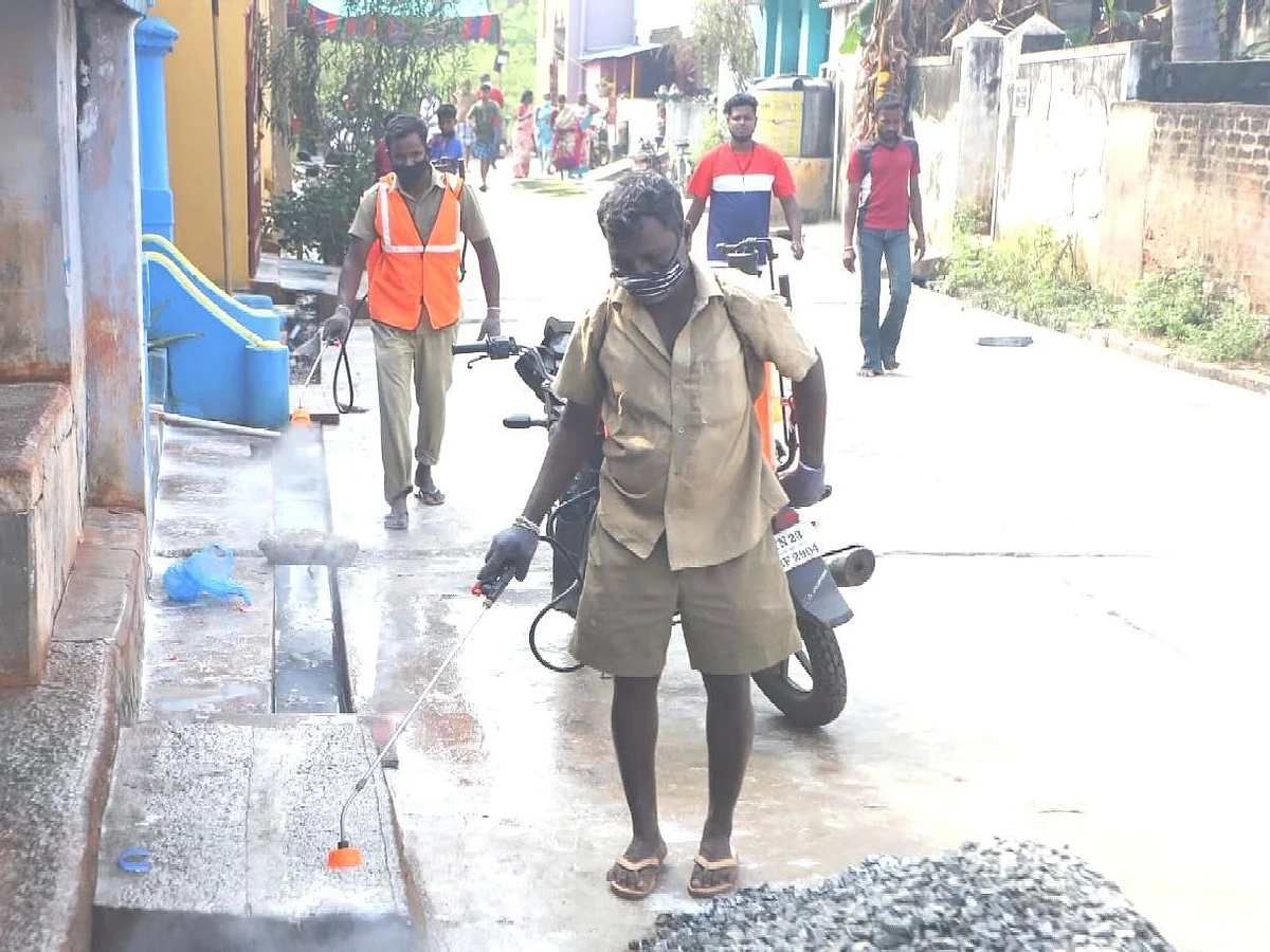 `சம்பளமும் கொடுக்கல, ஊக்கத்தொகையும் கொடுக்கல!' - கலங்கும் ஆலங்குளம் மஸ்தூர் பணியாளர்கள்