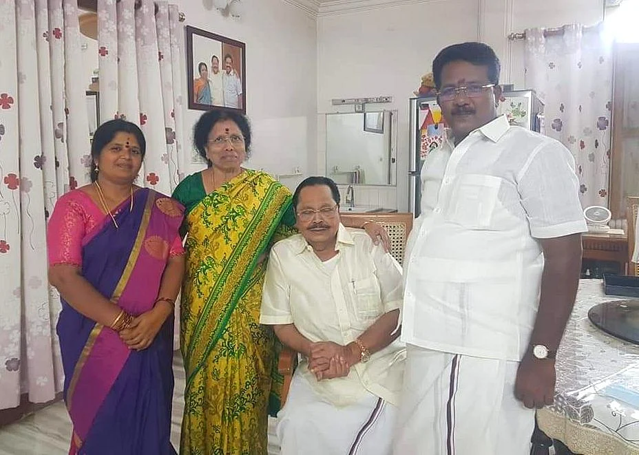 துரைமுருகனுடன் வன்னியராஜாவும், அவர் மனைவியும்...