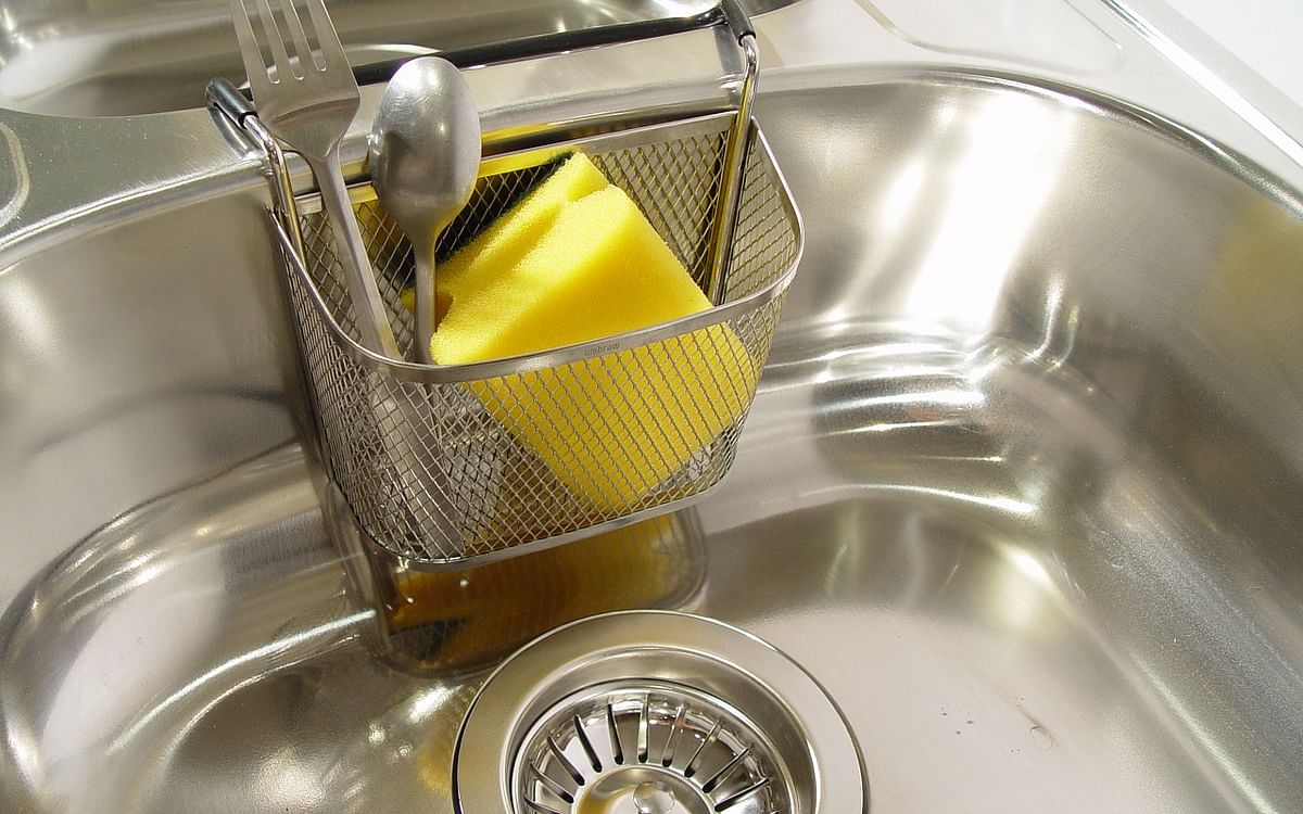 How to: கிச்சன் சிங்க் சுத்தம் செய்வது எப்படி? | How to clean kitchen sink?