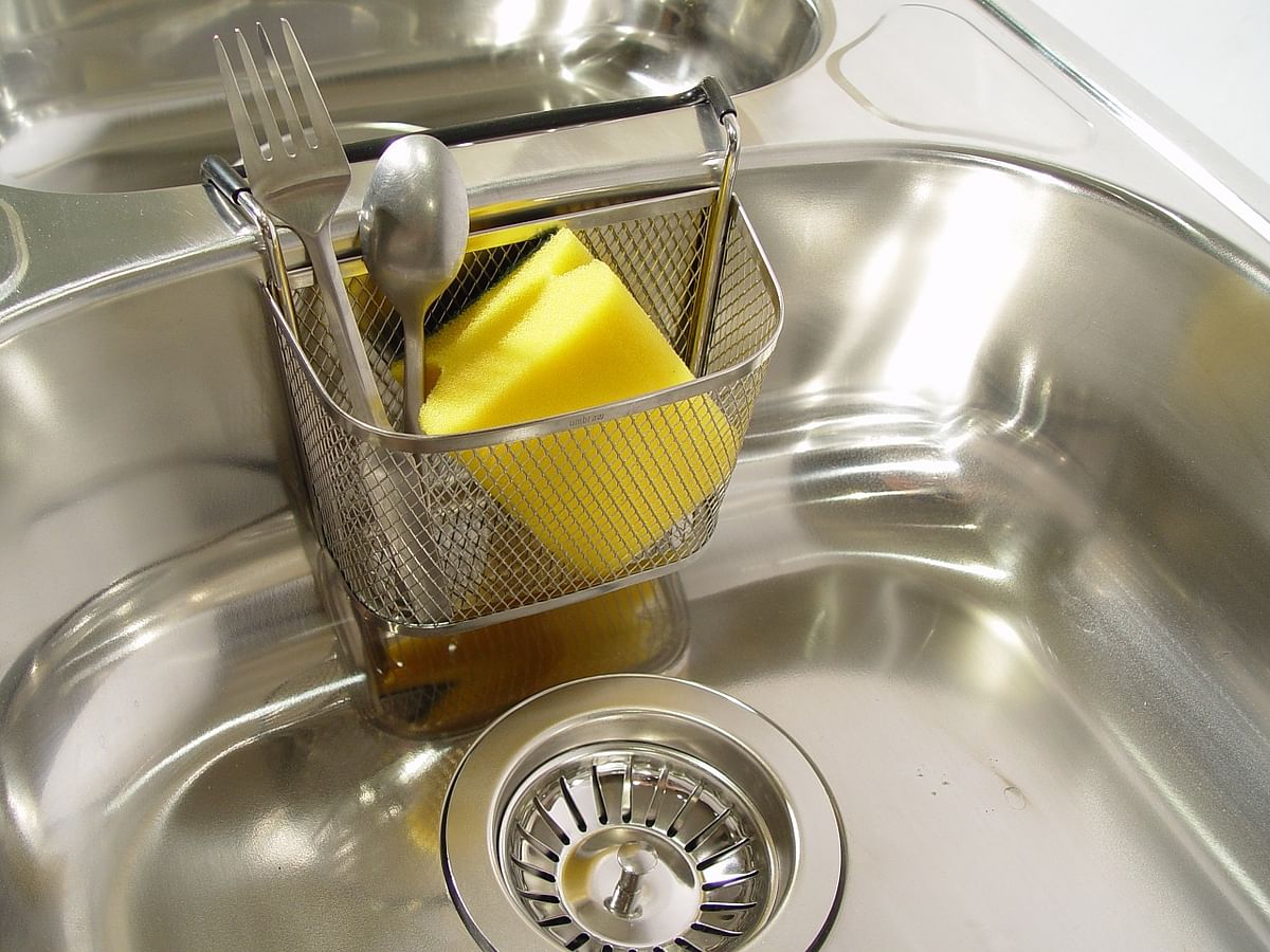 How to: கிச்சன் சிங்க் சுத்தம் செய்வது எப்படி? | How to clean kitchen sink?