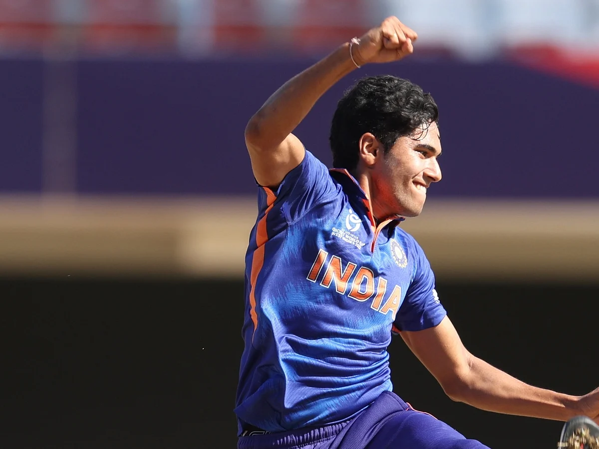 U19 Worldcup: ஜெர்சி நம்பர் 12; ஒலிம்பிக் பரம்பரை; 5 விக்கெட் ஹால் எடுத்த ஆட்டநாயகன் ராஜ் பவா யார்?