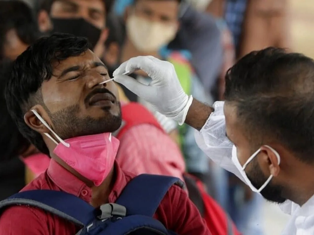 தமிழ்நாட்டில் அதிகரிக்கும் கொரோனா பாதிப்பு... உருவாகிறதா நான்காம் அலை?