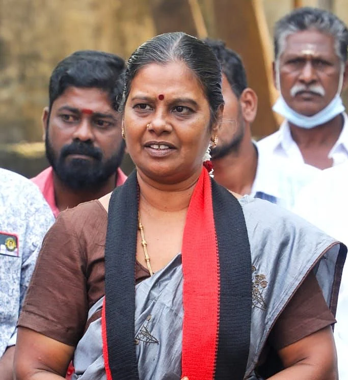 கீதா குணசேகரன்