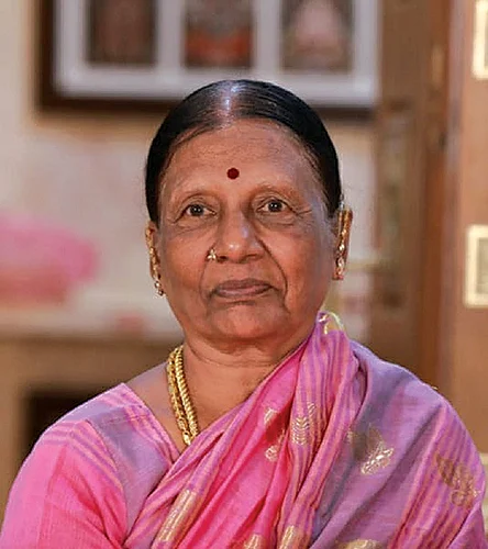 களத்தில் 50% பெண்கள்... தேர்தல் திருவிழா முகங்கள்!