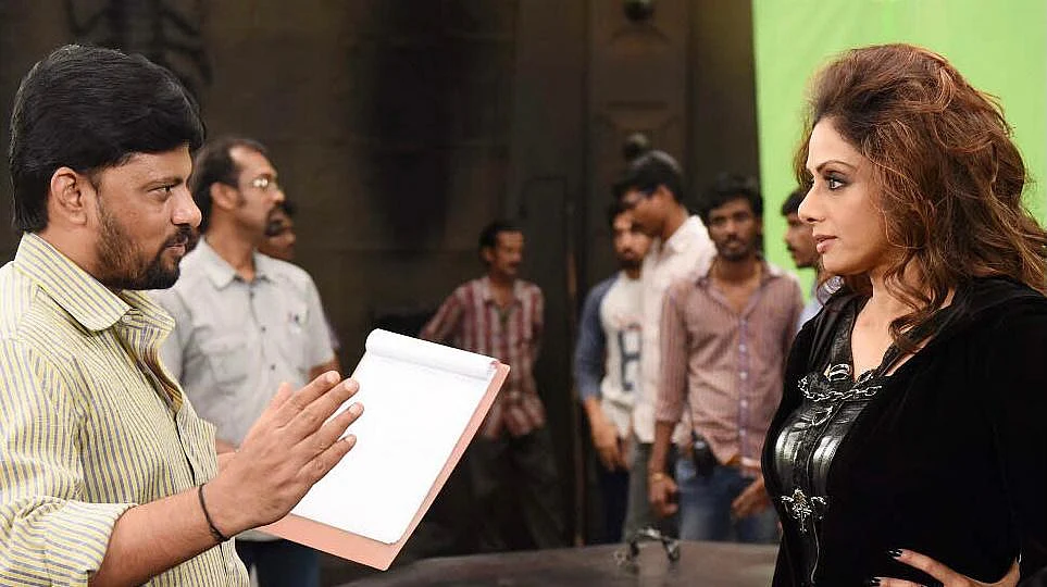'புலி' ஷூட்டிங்கில் சிம்புதேவன்