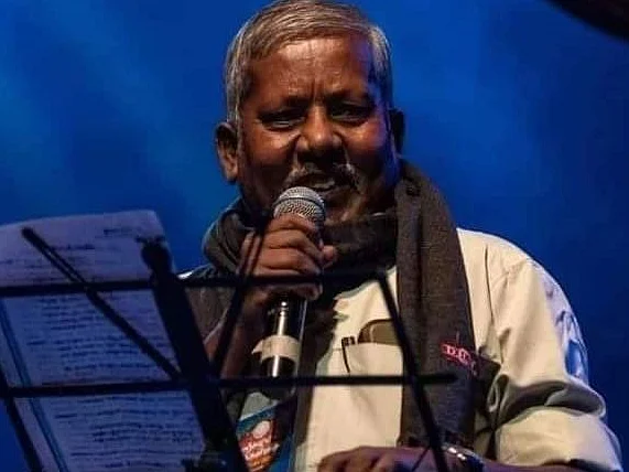 "அடங்கி வாழ்வது அடிமைத்தனம்!"– தனித்துவமிக்க பாடகர் தலித் சுப்பையா கடந்து வந்த பாதை