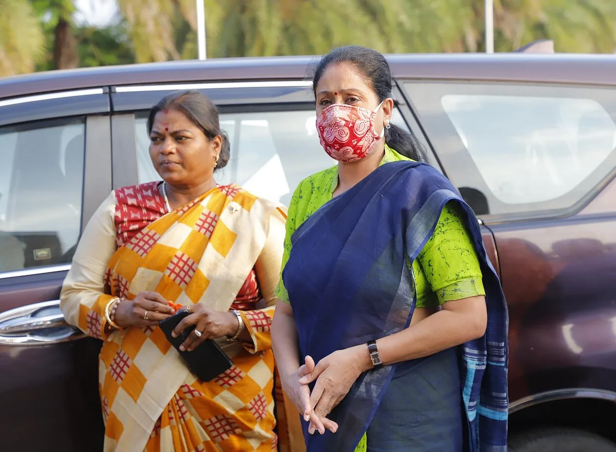 பி.ஜே.பி குழுவைச் சேர்ந்த விஜயசாந்தி