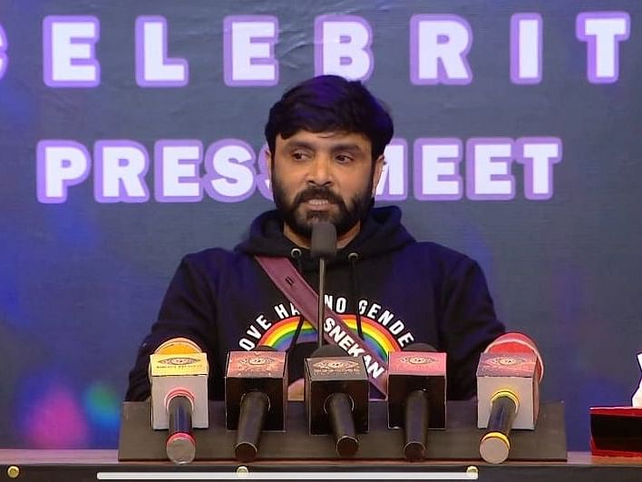 பாஜக பேரில் பண வசூலில் ஈடுபட்ட சின்னத்திரை நடிகை? - பாடலாசிரியர் சினேகன் போலீஸில் புகார்