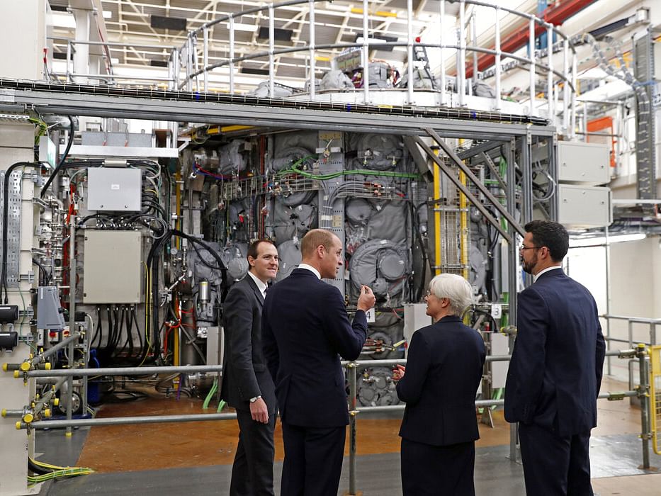Nuclear Fusion Energy: `ஆபத்தில்லாத அணு மின்சாரம்?' விஞ்ஞானிகளின் புதிய சாதனை சொல்வது என்ன?