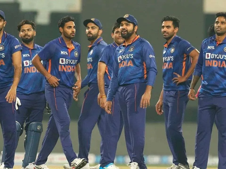 Ind vs WI: ஆட்டத்தை மாற்றிய அந்த இரண்டு ஓவர்கள்; 100-வது டி20 வெற்றியை ருசித்த டீம் இந்தியா!
