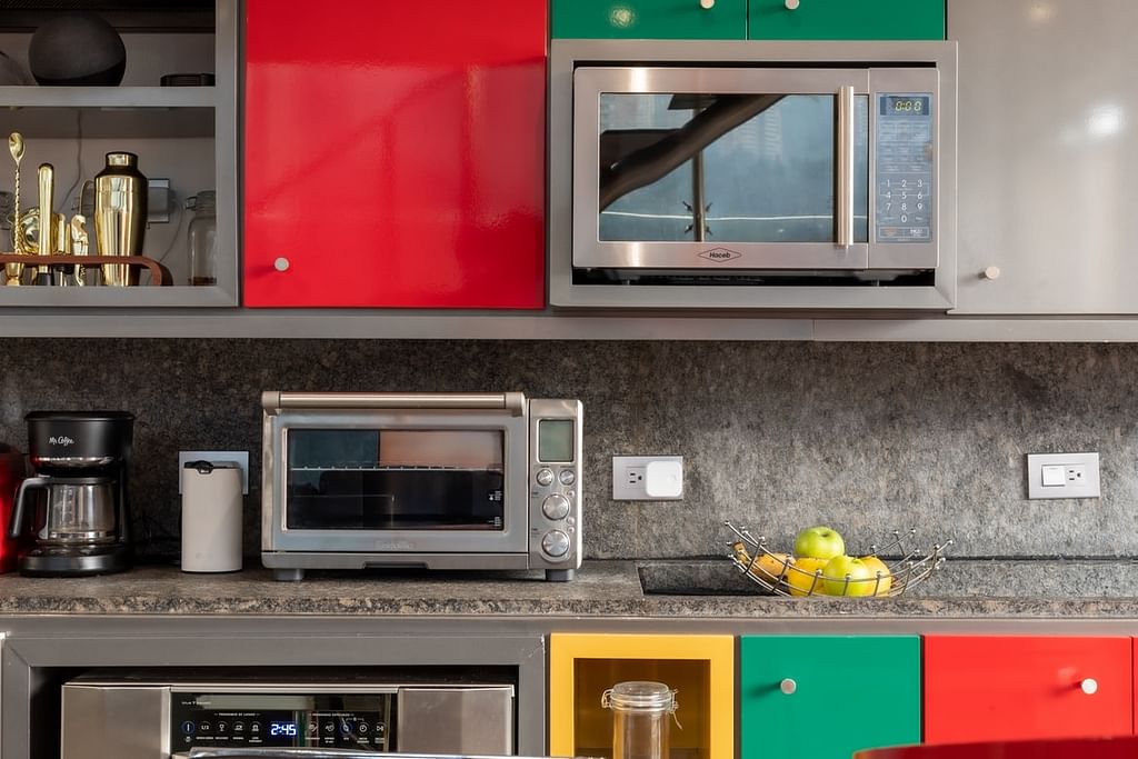 Microwave Oven