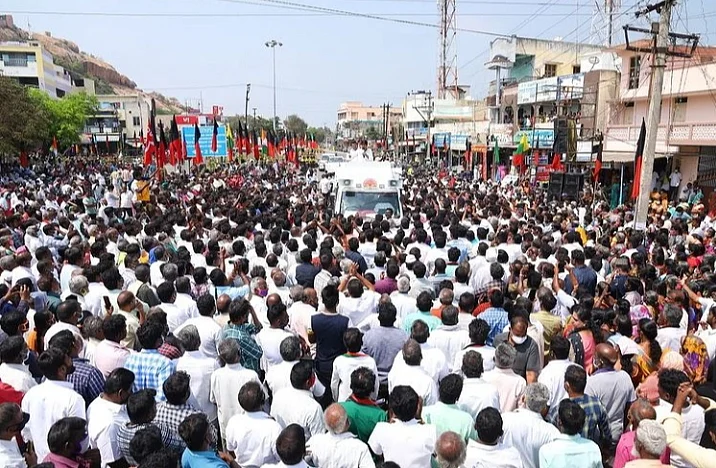 பிரசாரம் செய்யும் உதயநிதி ஸ்டாலின்