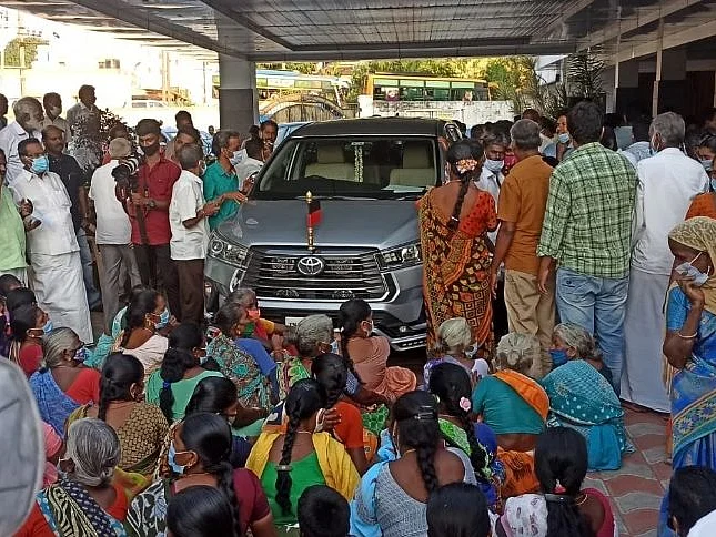 வெடிக்கும் பொள்ளாச்சி உட்கட்சிப்பூசல்! - ஸ்தம்பித்த அமைச்சர் செந்தில் பாலாஜி