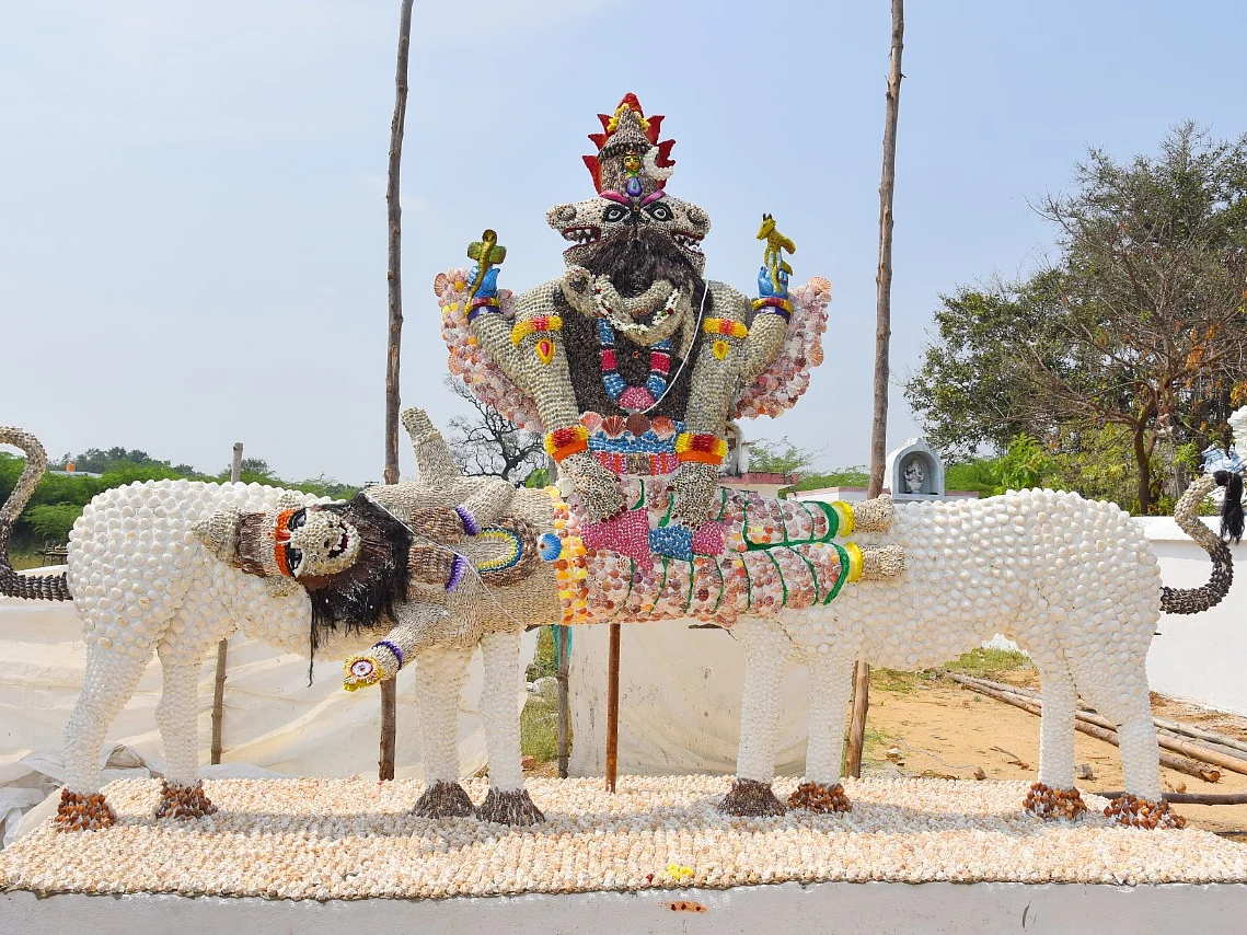 மகாசிவராத்திரியில் நகரியில் காட்சி தரும் மகாசிம்மக்னர்!