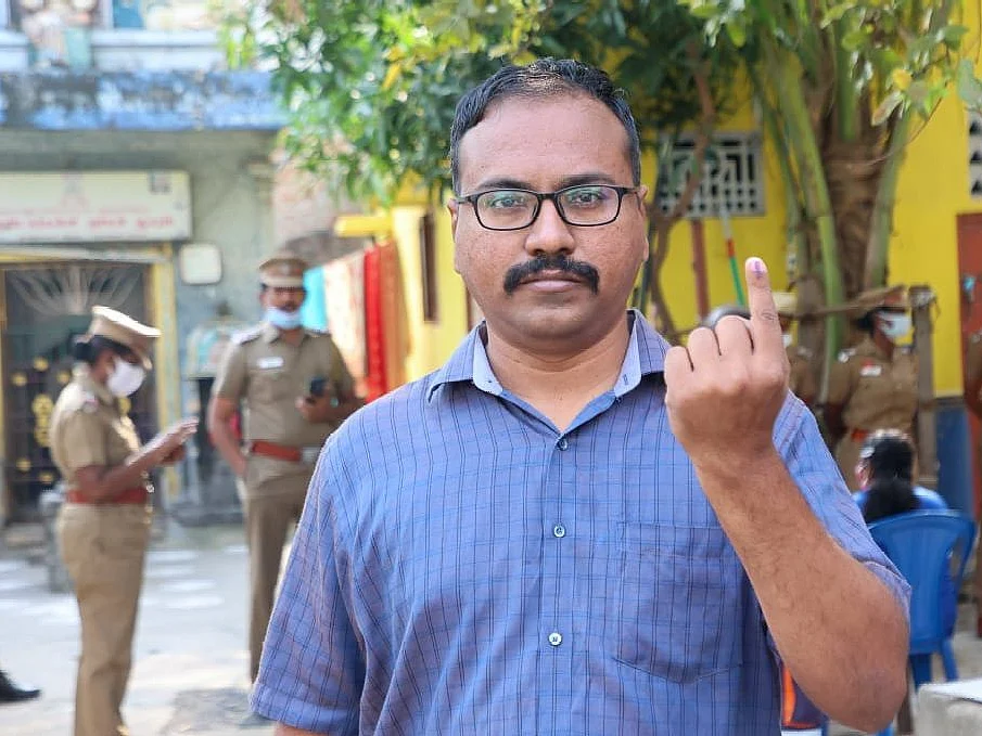 `நோட்டாவுக்கு `நோ'... மாநில தேர்தல் ஆணையர் பதவி விலகவேண்டும்!’ - வாக்களிக்க மறுத்த அறப்போர் ஜெயராமன்