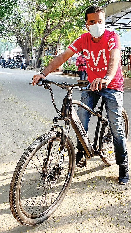 ஆக்ஸிலரேட்டரும் முறுக்கலாம்... பெடலும் மிதிச்சுக்கலாம்! வால்ட்ரிக்ஸின் புது பைக்சைக்கிள்!