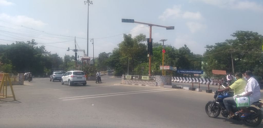 விபத்து ஏற்படும் சாலை