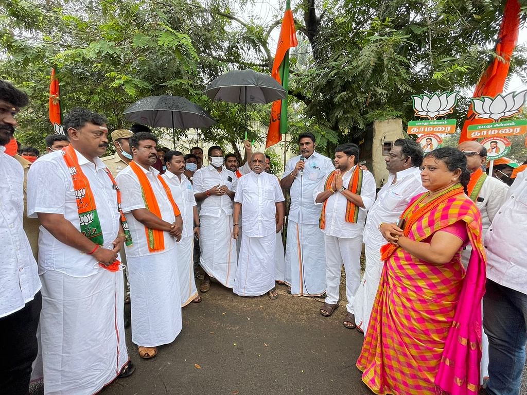 வாக்கு சேகரிப்பில் பொன்.ராதாகிருஷ்ணன்