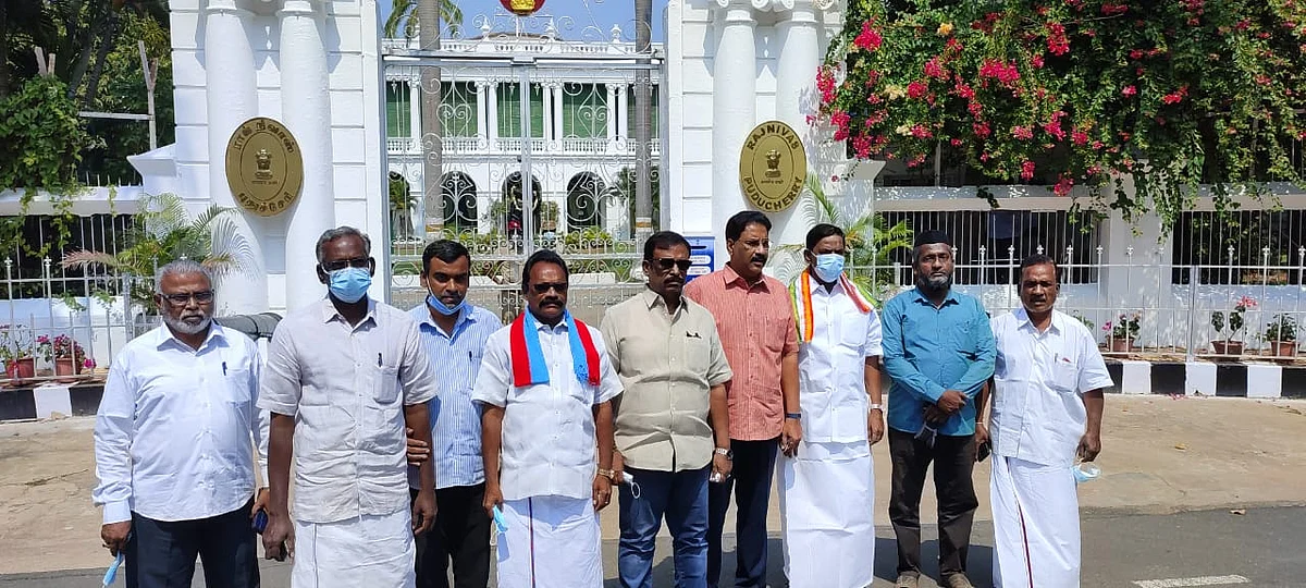 ஆளுநர் தமிழிசையை சந்தித்த எதிர்க்கட்சியினர்