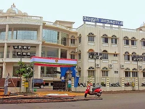 வேலூர் மாநகராட்சி: பரபர தேர்தல் களம்... முக்கிய வேட்பாளர்களின் சொத்து விவரங்கள்!