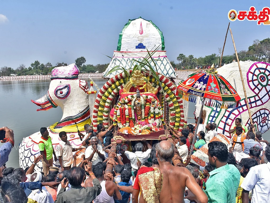 மதுரை : அழகர்கோயிலில் 10 வருடங்களுக்குப்பின் நடந்த தெப்பத்திருவிழா.