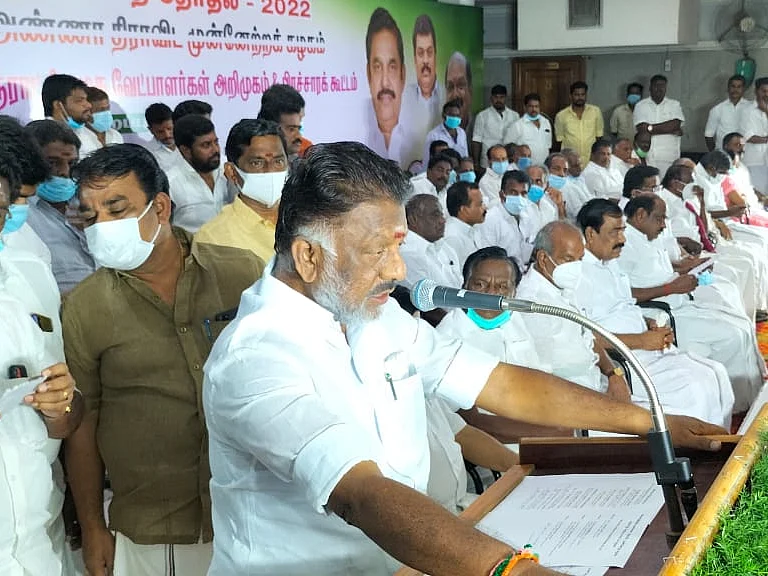 ``பொங்கல் பரிசுத் தொகுப்பில் முறைகேடு... ஸ்டாலின் ராஜினாமா செய்யத் தயாரா?!" - ஓ.பி.எஸ் காட்டம்