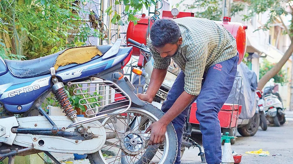 பாண்டிச்சேரி மொபைல் பஞ்சர் நவீன்