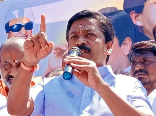``முதலமைச்சர் பதவிக்கு ஸ்டாலின் சரிப்பட்டு வரமாட்டார்!" - சி.வி.சண்முகம் சாடல்