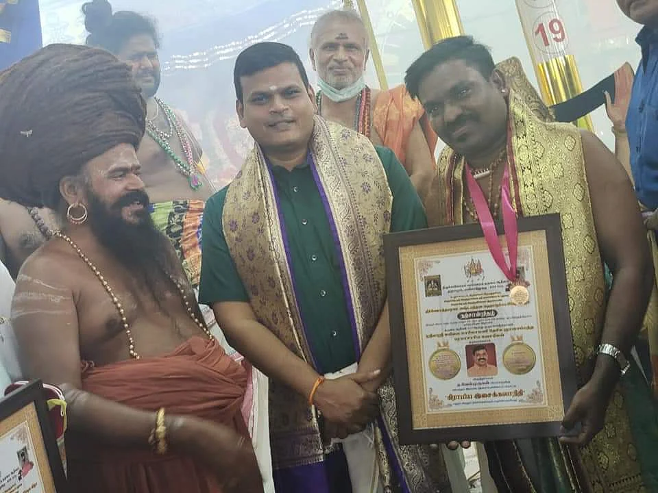 "அந்த சந்நிதிக்குப் போனால் இரண்டே நாளில் வாழ்க்கை மாறும்!"- பாடகர் வேல்முருகன் பகிரும் ஆன்மிகம்