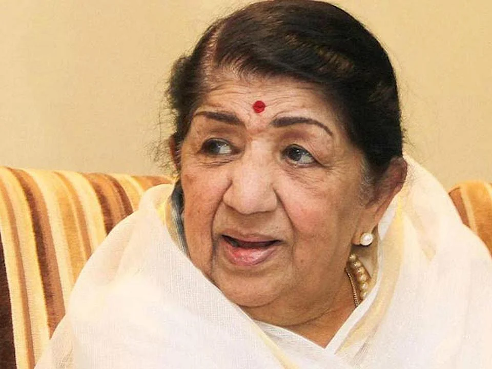 பாகுபாடு காட்டும் ஆஸ்கர், கிராமி விருதுகள்; லதா மங்கேஷ்கர், பப்பி லஹிரியை நினைவுகூராதது ஏன்?
