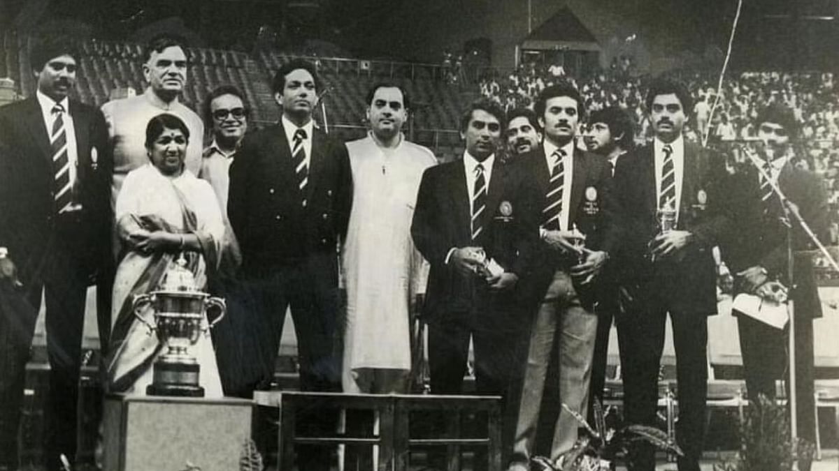 Lata Mangeshkar with 1983 team