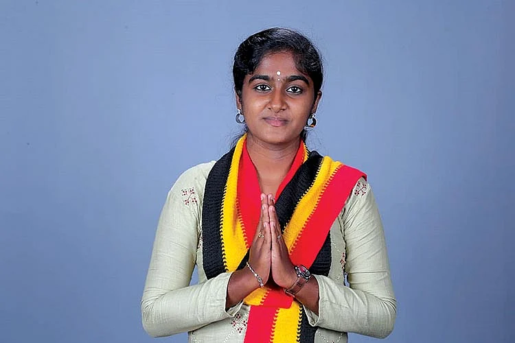 களத்தில் 50% பெண்கள்... தேர்தல் திருவிழா முகங்கள்!
